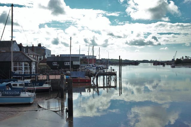 picture of Wivenhoe.